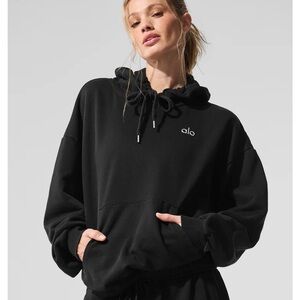 ALO Yoga Black Accolade Hoodie
Size Small